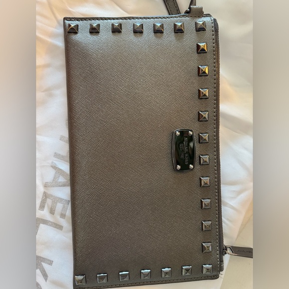 Authentic MK Over Sized Wristlet - Picture 2 of 5